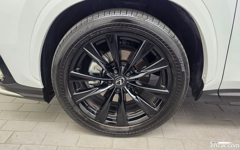 Lexus NX 450h+ F-Sport 2025 — thumbnail 5