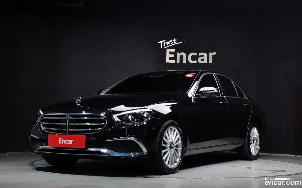 Mercedes-Benz E-Class E250 2023 — фото 1, купить с доставкой в Москву