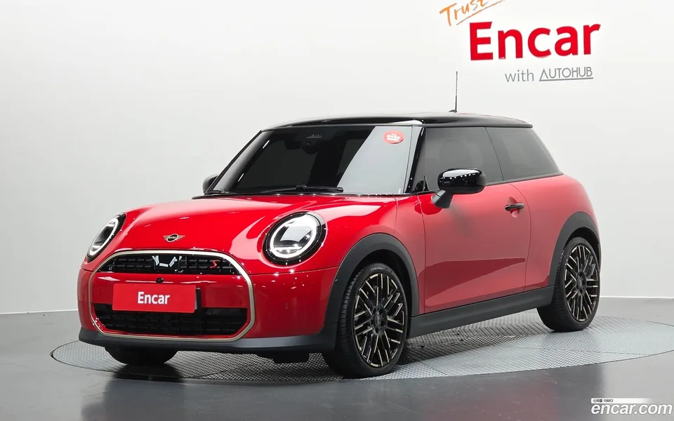 MINI Cooper S 2025 — photo 1, buy with delivery to Moscow