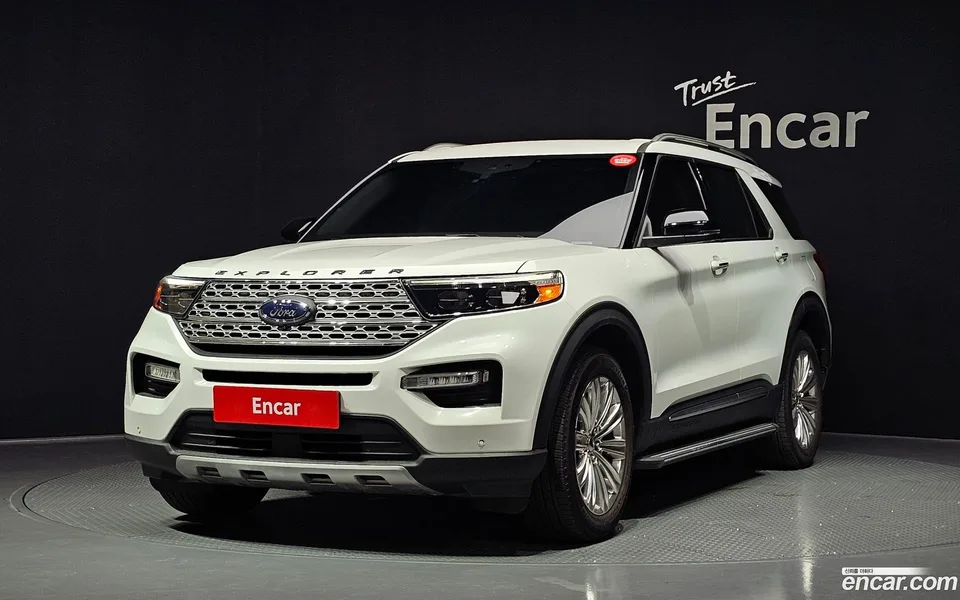 Ford Explorer 2.3 4WD 2022 — фото 1, купить с доставкой в Москву