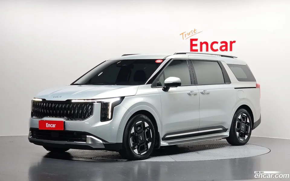 Kia Carnival 7 2024 — photo 1, buy with delivery to Moscow