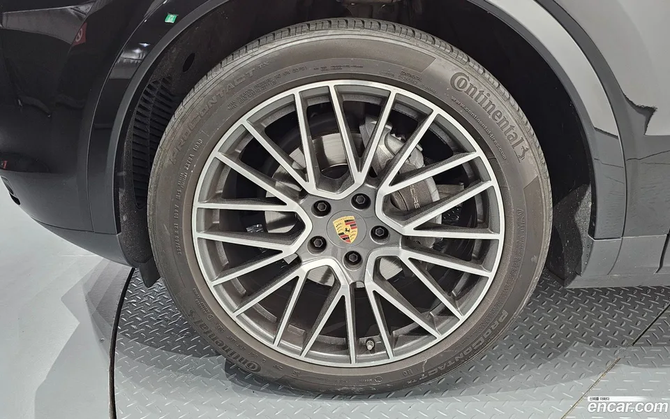 Porsche Cayenne 3.0 2023 — thumbnail 2