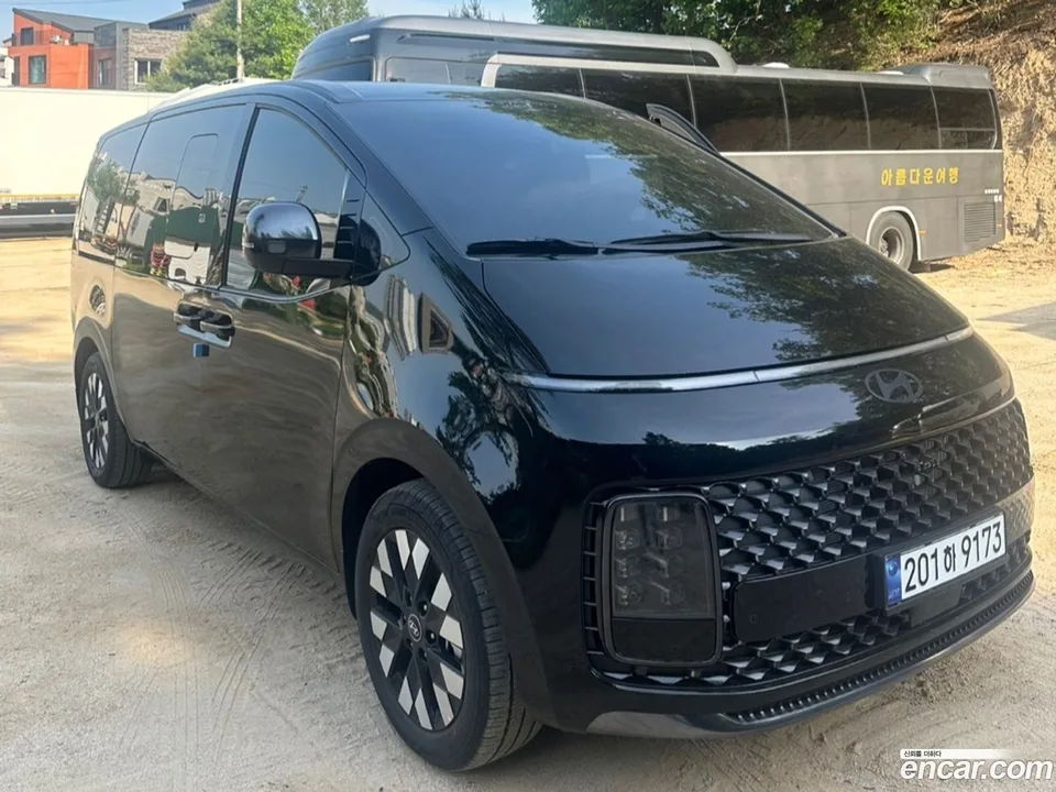 Hyundai Staria HEV 1.6 9 2025 — photo 1, buy with delivery to Moscow