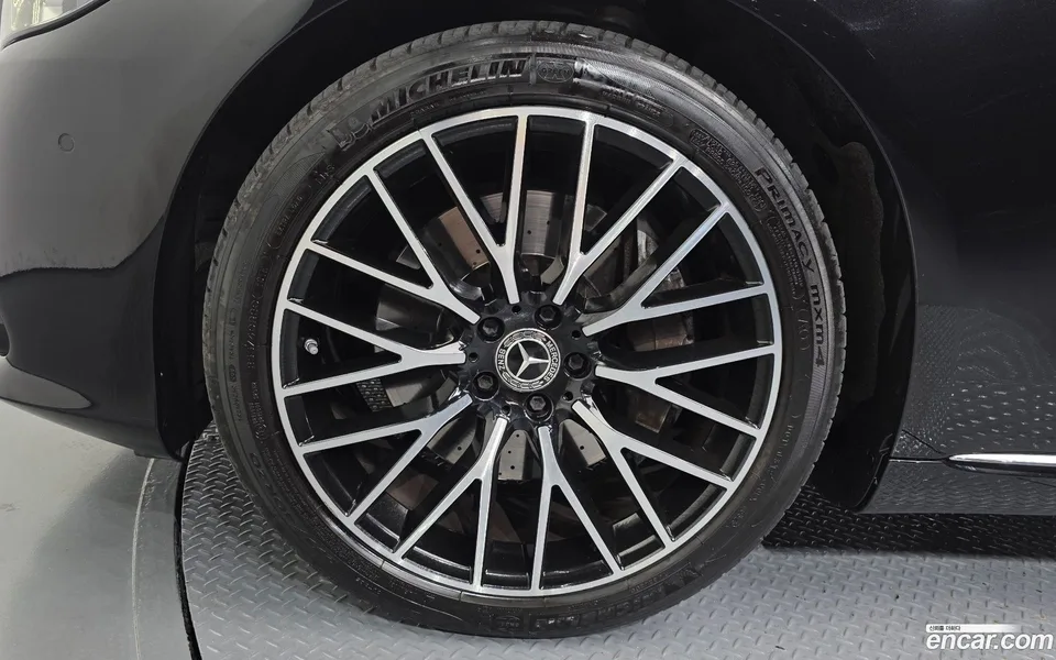 Mercedes-Benz S-Class S580L 4MATIC 2023 — thumbnail 2