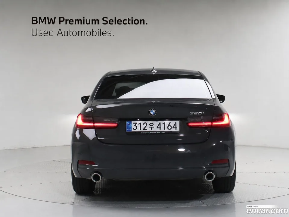 BMW 3 Series 320i 2025 — thumbnail 3