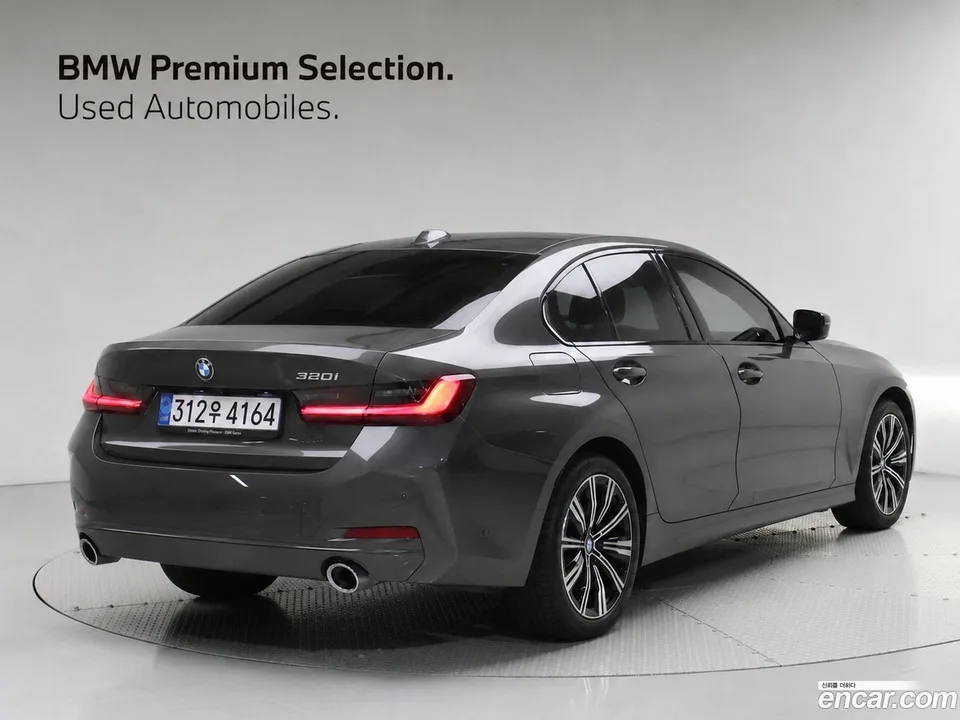 BMW 3 Series 320i 2025 — thumbnail 4