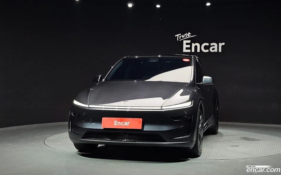 Tesla Model Y RWD 2025 — thumbnail 3