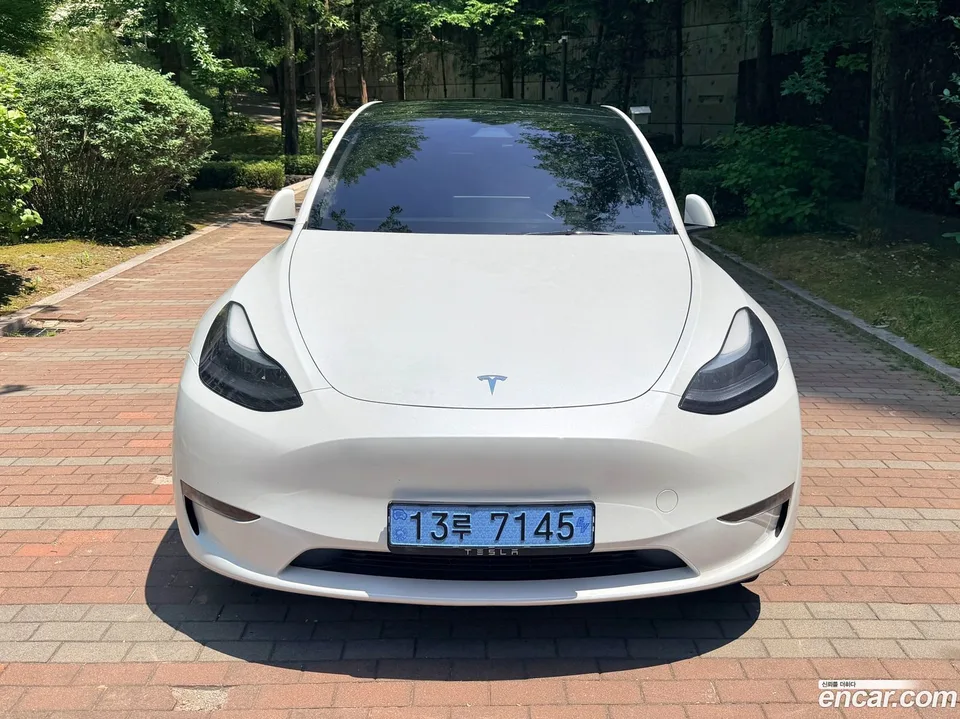 Tesla Model Y AWD 2024 — thumbnail 4