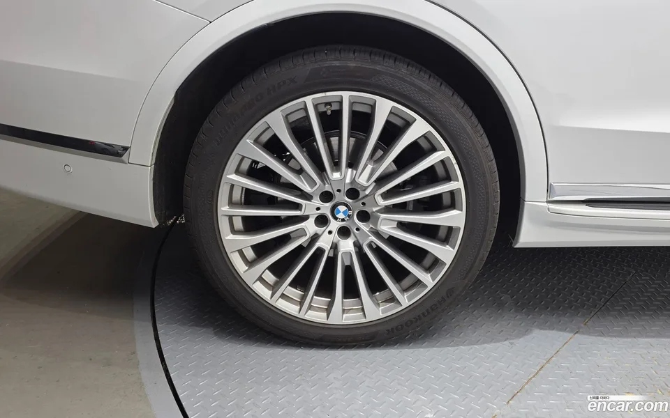 BMW X7 xDrive 40i 6 2023 — thumbnail 2