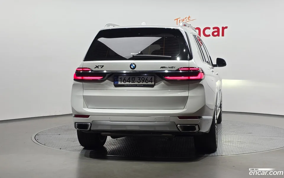 BMW X7 xDrive 40i 6 2023 — thumbnail 4