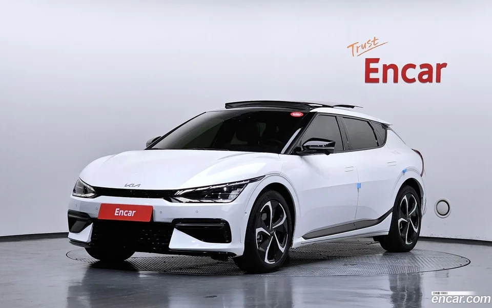 Kia EV6 2022 — photo 1, buy with delivery to Moscow