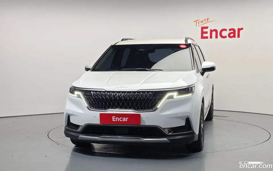 Kia Carnival 9 2023 — thumbnail 3