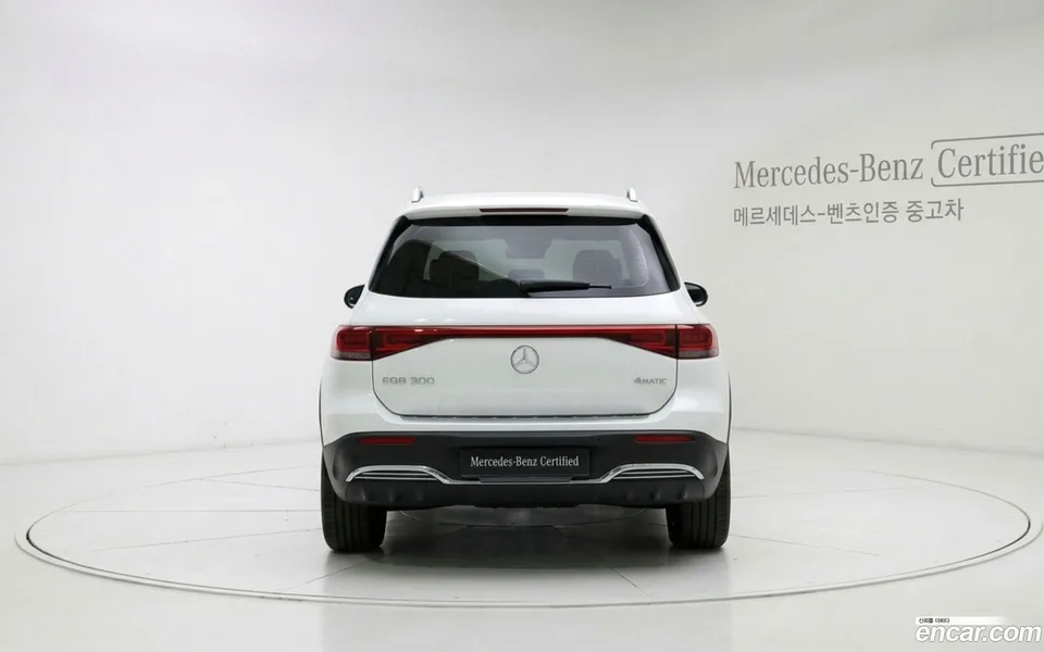 Mercedes-Benz EQB EQB300 4MATIC AMG 2025 — thumbnail 4