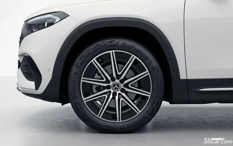 Mercedes-Benz EQB EQB300 4MATIC AMG 2025 — thumbnail 5