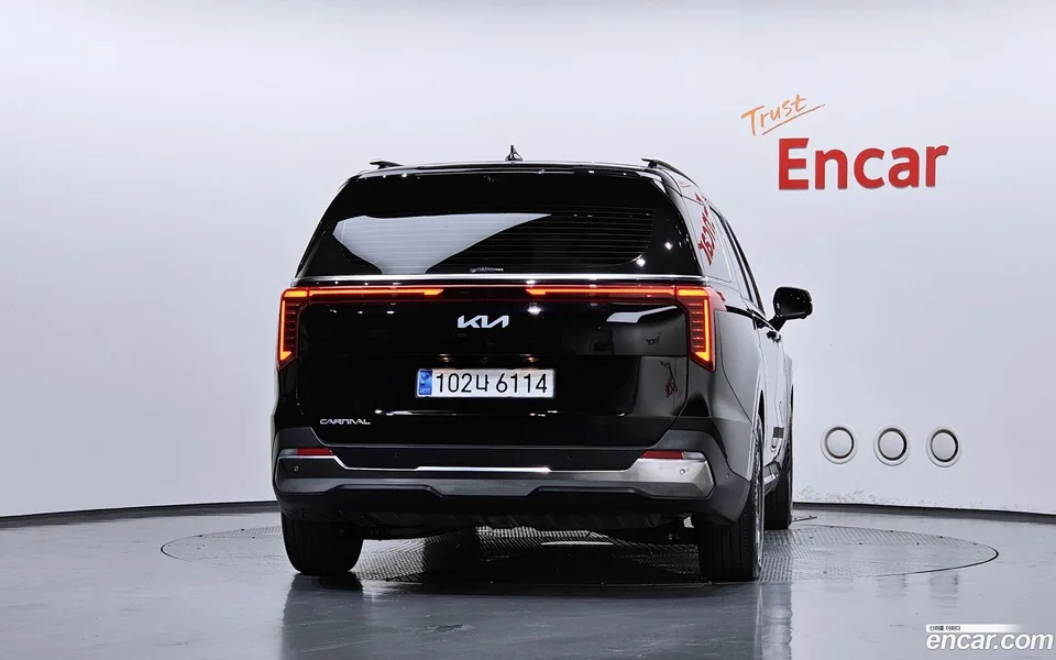 Kia Carnival 7 2024 — thumbnail 4