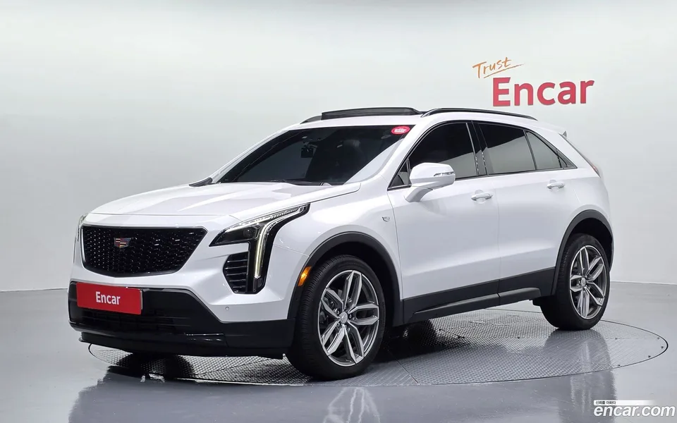 Cadillac XT4 2.0 AWD 2022 — photo 1, buy with delivery to Moscow