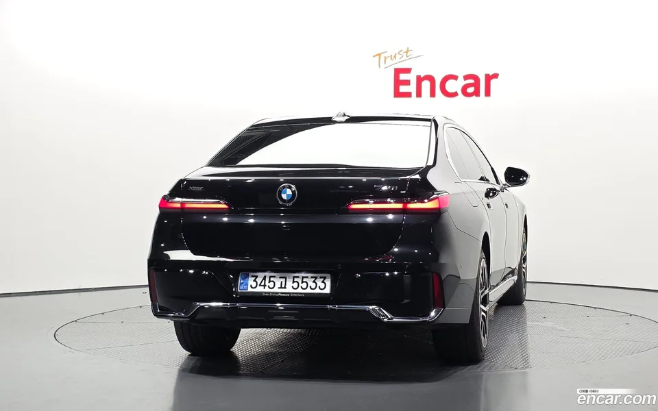 BMW 7 Series 740i xDrive M 2024 — thumbnail 4