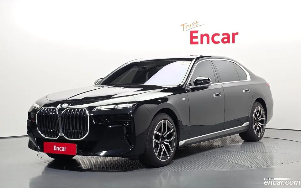 BMW 7 Series 740i xDrive M 2024 — photo 1, buy with delivery to Moscow