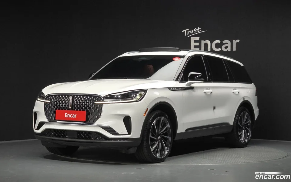 Lincoln Aviator 3.0 AWD 2025 — photo 1, buy with delivery to Moscow
