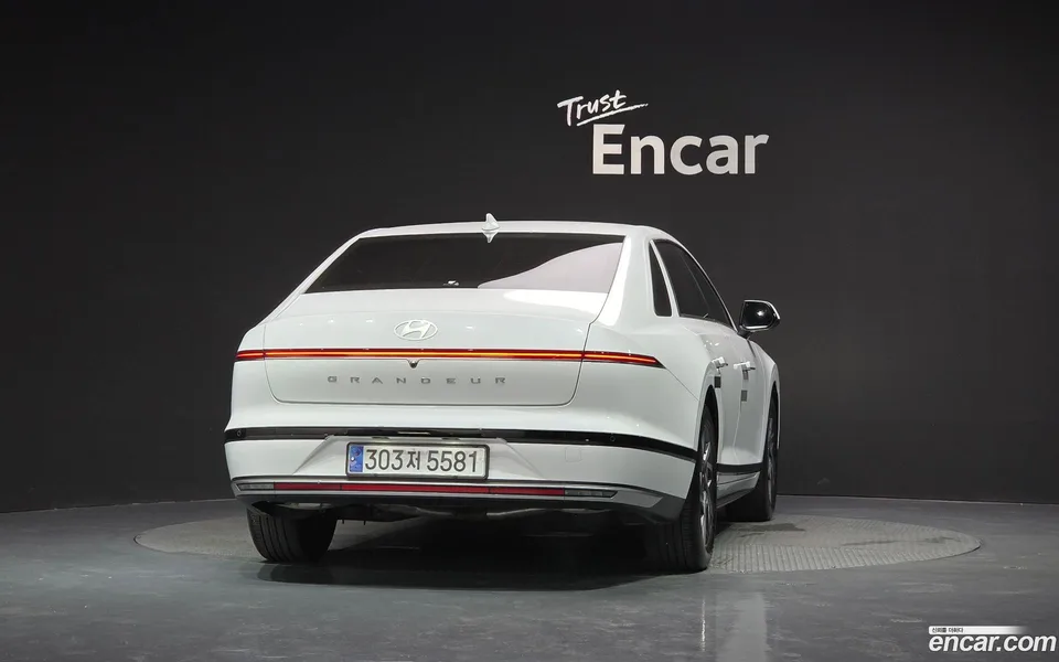 Hyundai Grandeur 3.5 LPG 2WD () 2023 — thumbnail 4