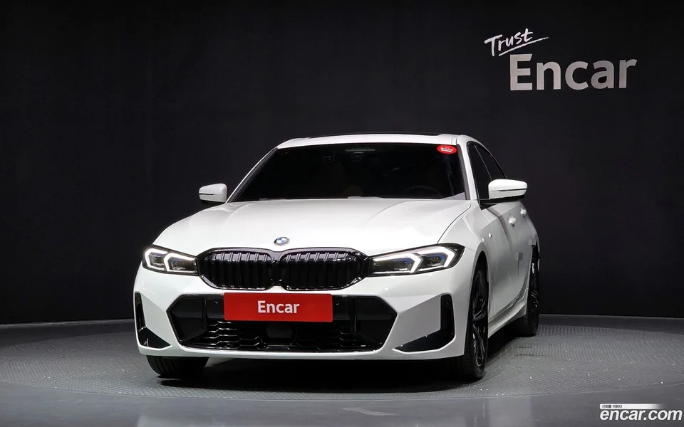 BMW 3 Series 320i M 2024 — thumbnail 3