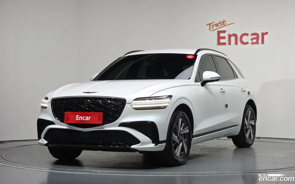 Genesis GV70 2.5T AWD 2024 — photo 1, buy with delivery to Moscow