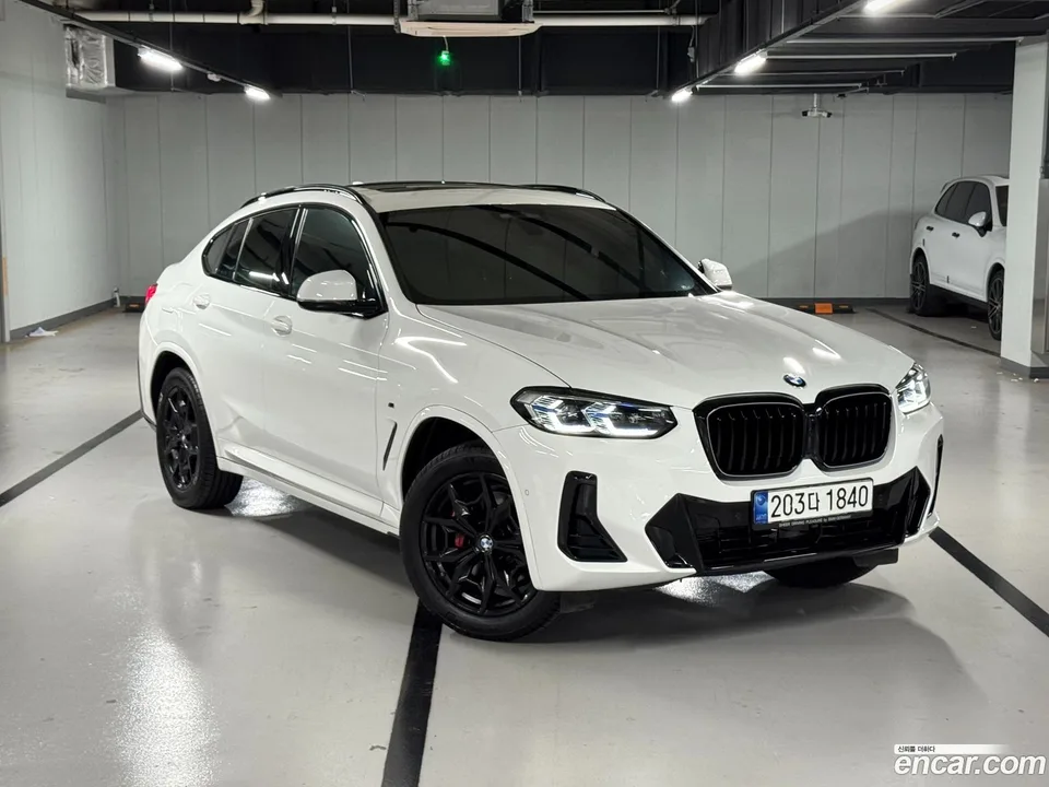 BMW X4 xDrive20i M 2022 — photo 1, buy with delivery to Moscow