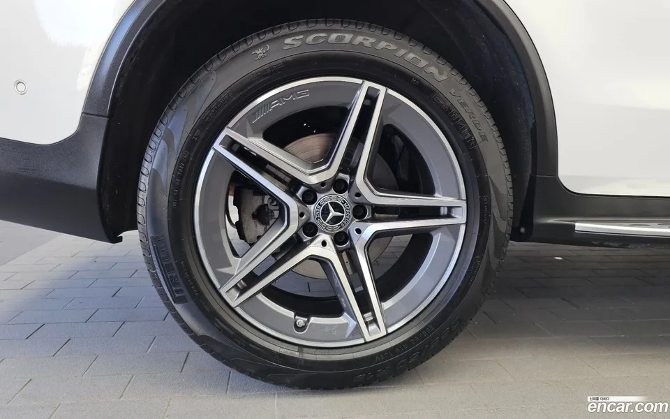 Mercedes-Benz GLC-Class GLC220 d 4MATIC 2023 — thumbnail 5