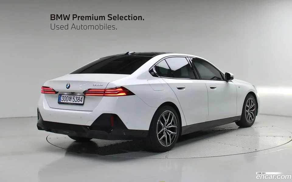 BMW 5 Series 523d M 2025 — thumbnail 2