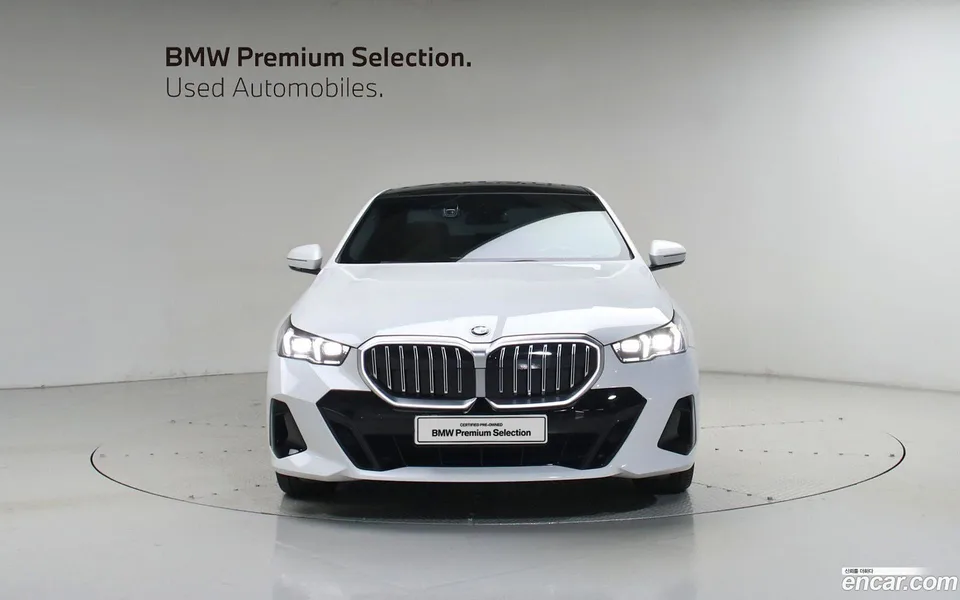 BMW 5 Series 523d M 2025 — thumbnail 3