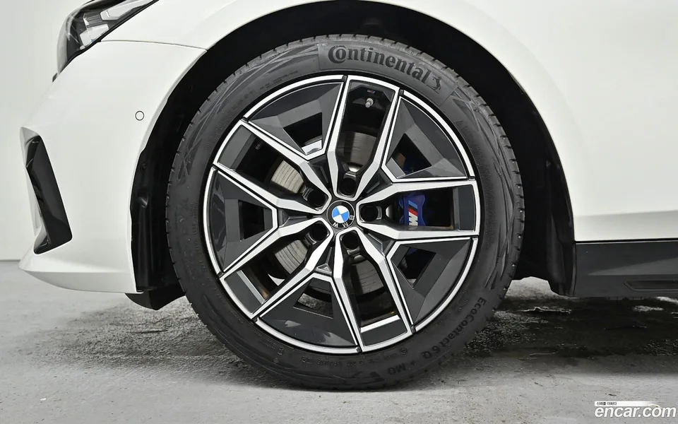 BMW 5 Series 523d M 2025 — thumbnail 5
