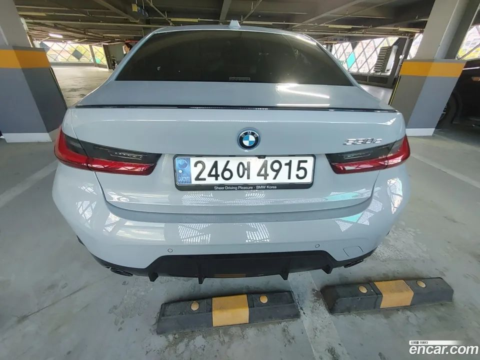 BMW 3 Series 330e M 2023 — миниатюра 3