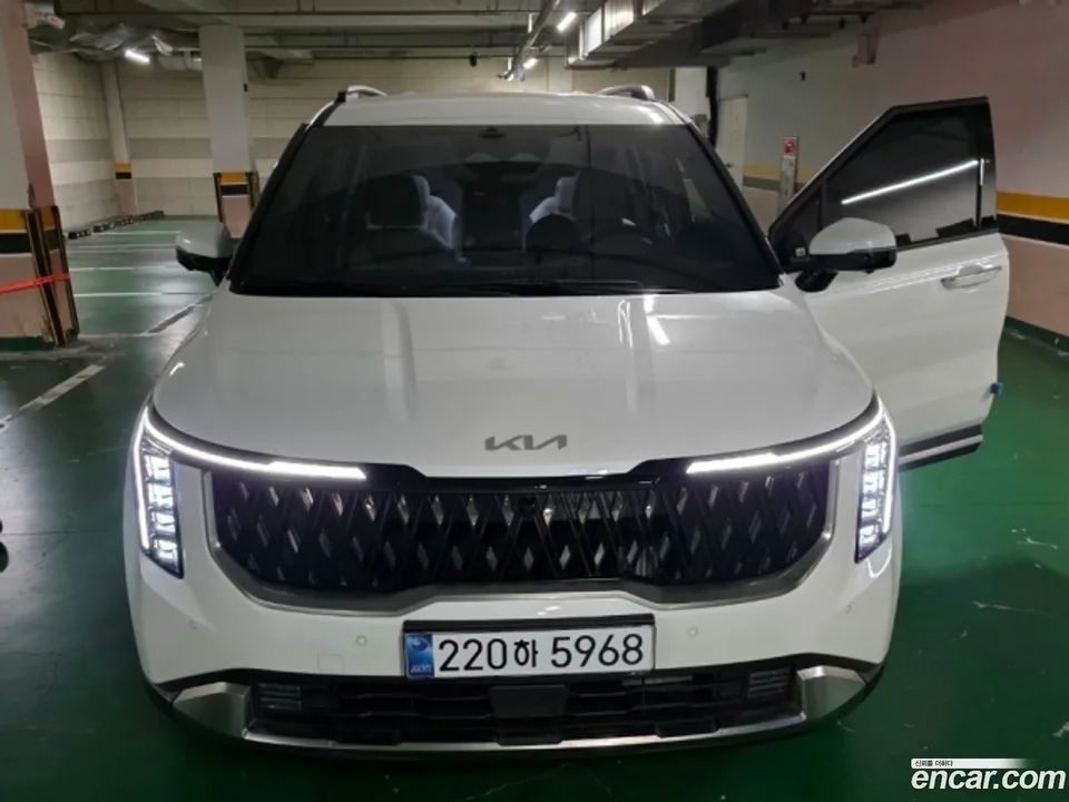 Kia Carnival 9 2024 — photo 1, buy with delivery to Moscow