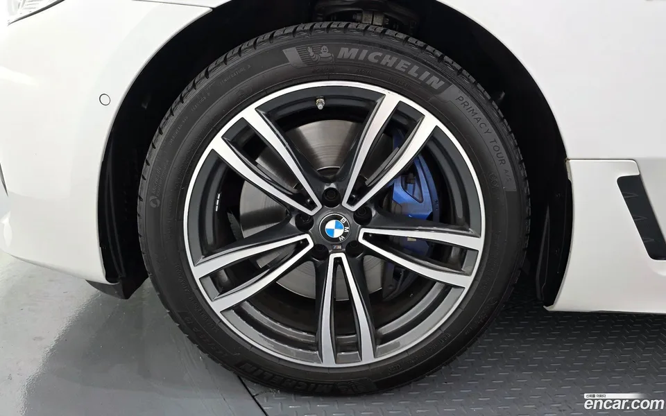 BMW 6 Series GT 620d M 2023 — thumbnail 5