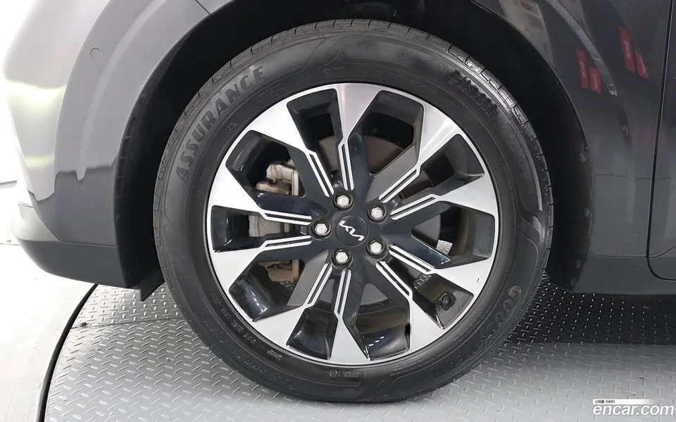 Kia Carnival 7 2022 — thumbnail 5