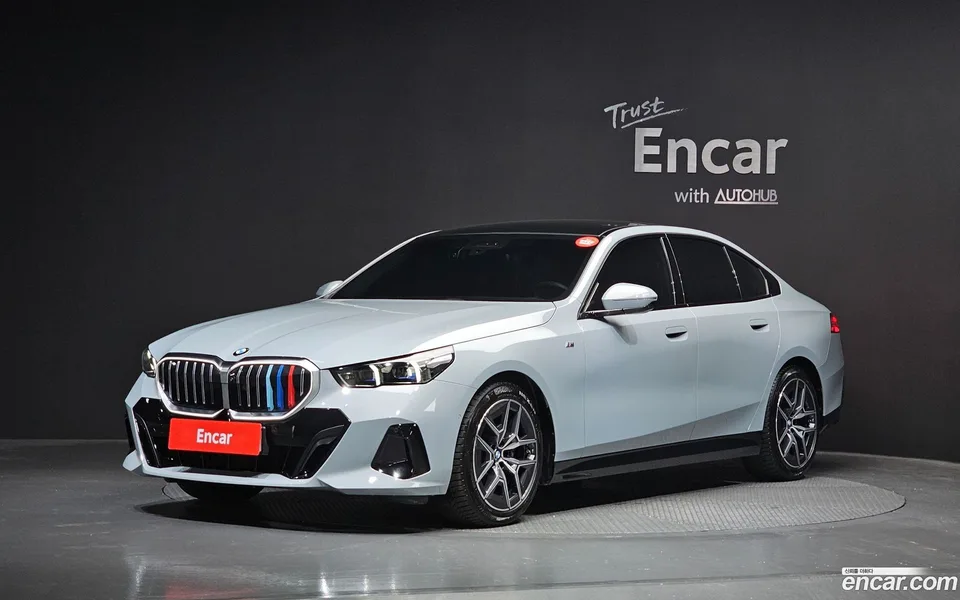 BMW 5 Series 520i M 2024 — photo 1, buy with delivery to Moscow