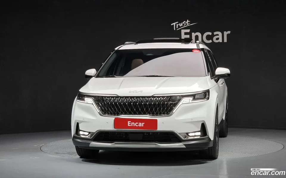 Kia Carnival 9 2023 — thumbnail 3