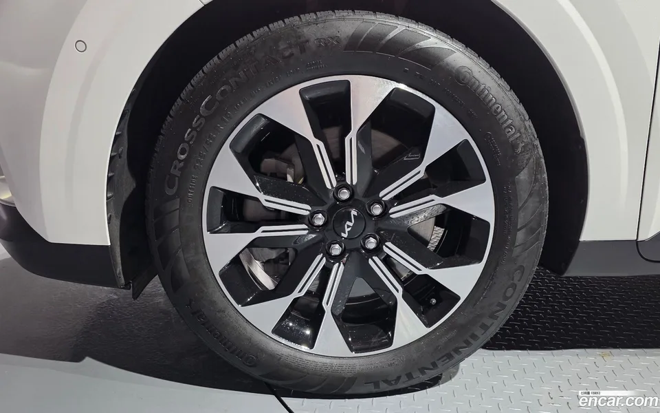 Kia Carnival 9 2023 — thumbnail 5