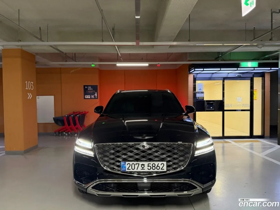 Genesis GV80 2.5T AWD 2025 — photo 1, buy with delivery to Moscow