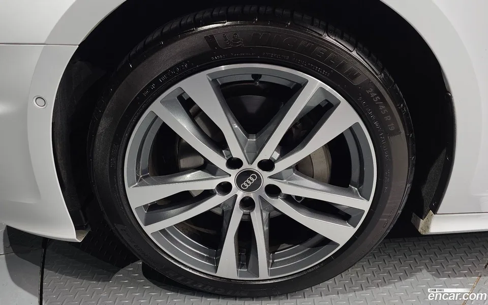 Audi A6 45 TFSI 2022 — thumbnail 2