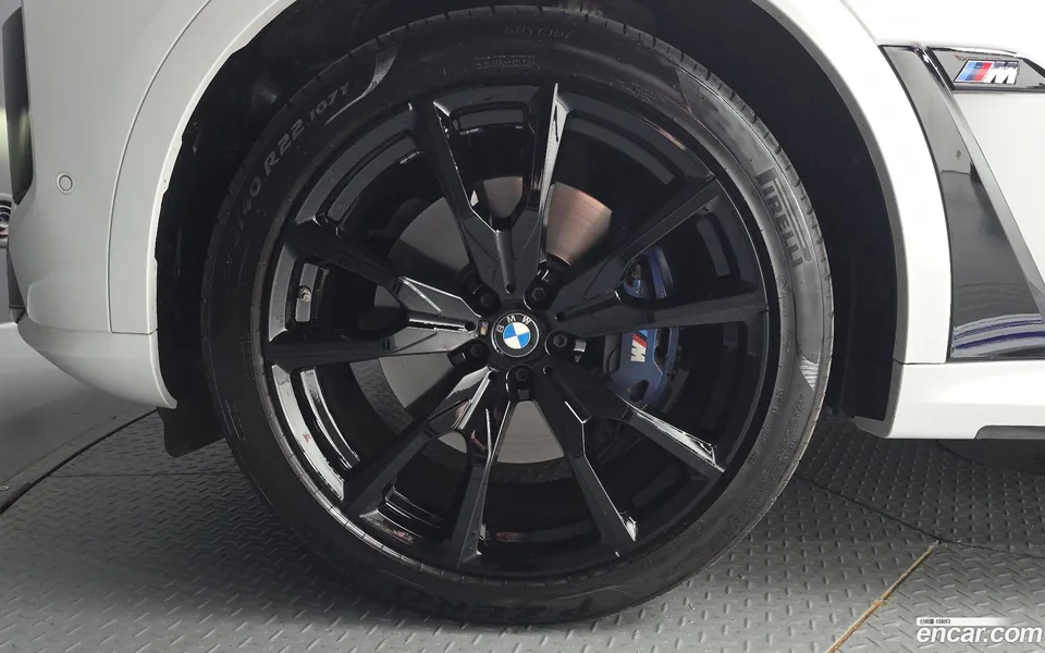 BMW X7 M60i xDrive M 6 2025 — thumbnail 2