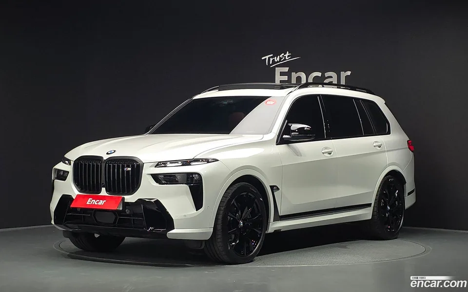 BMW X7 M60i xDrive M 6 2025 — photo 1, buy with delivery to Moscow