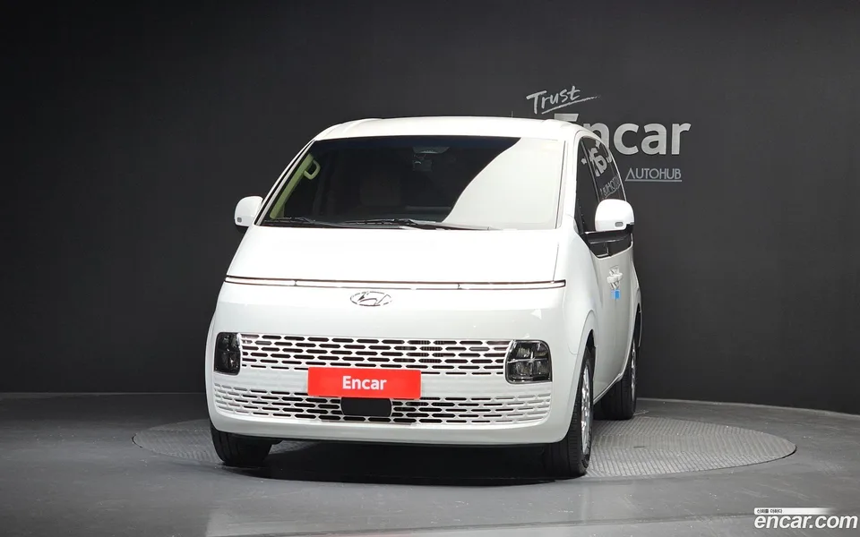 Hyundai Staria 3 2023 — thumbnail 3