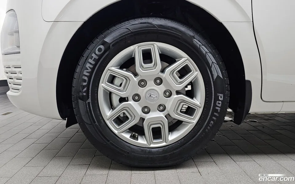 Hyundai Staria 3 2023 — thumbnail 5
