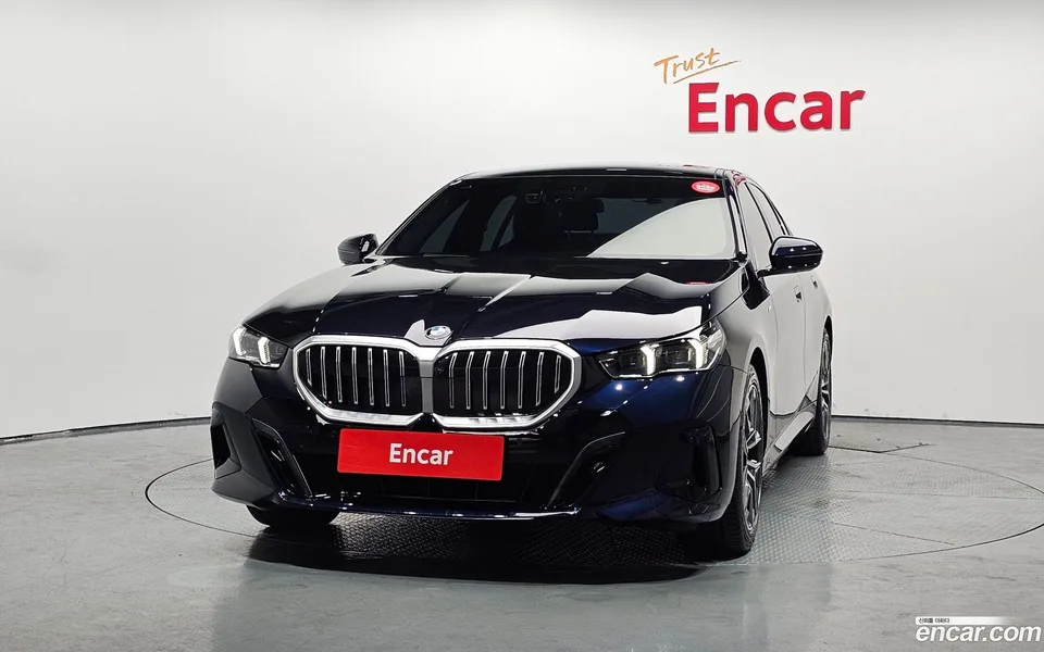 BMW 5 Series 520i M 2025 — thumbnail 3