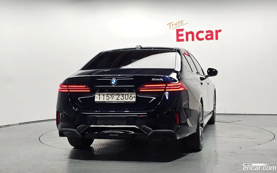 BMW 5 Series 520i M 2025 — thumbnail 4