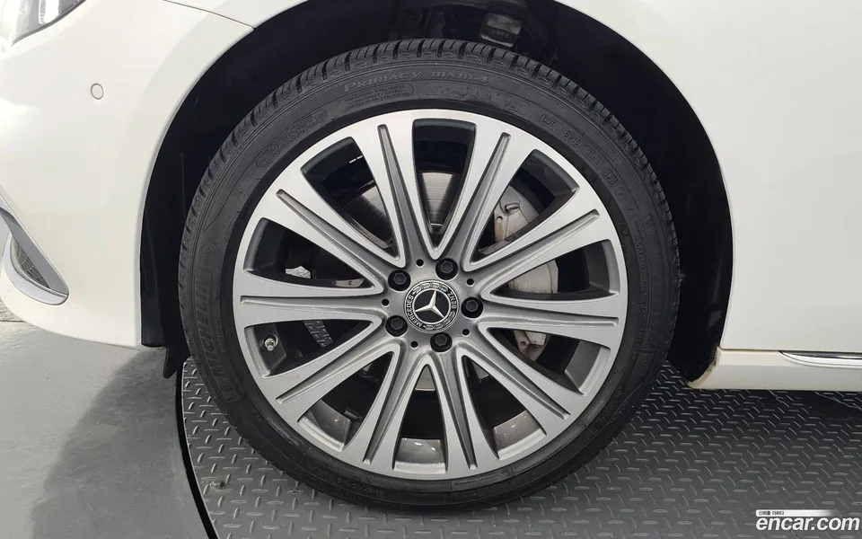 Mercedes-Benz E-Class E350 4MATIC 2023 — thumbnail 2
