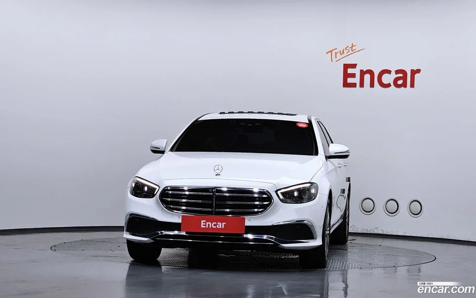 Mercedes-Benz E-Class E350 4MATIC 2023 — thumbnail 3