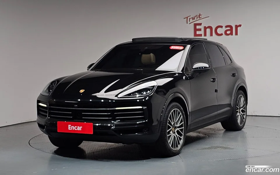 Porsche Cayenne 3.0 2023 — фото 1, купить с доставкой в Москву