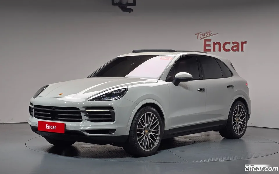 Porsche Cayenne 3.0 2022 — photo 1, buy with delivery to Moscow